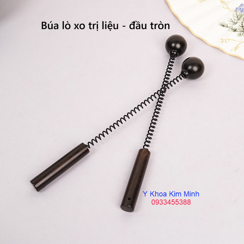 Búa lò xo trị liệu đầu tròn kích thước 36cm x 4cm, chất liệu gỗ đàn hương, thân lò xo làm từ thép không gỉ sus-201