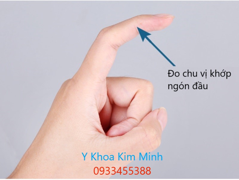 Đo khớp ngón tay để chọn đai nẹp ngón tay trẻ em