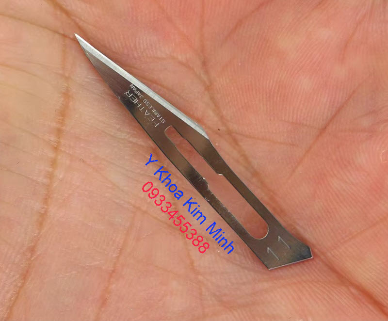 Lưỡi dao mổ Surgical Blade số 11 của Nhật