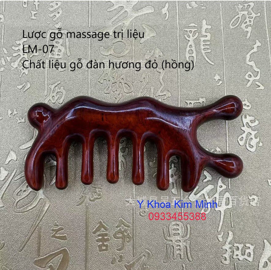 Lược massage trị liệu bằng gỗ đàn hương đỏ LM-07