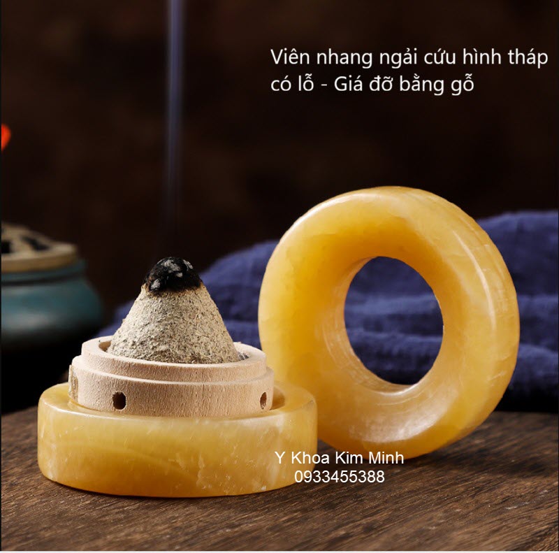 Giá đỡ bằng gỗ để viên nhang ngải cứu có lỗ